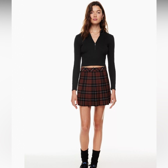 Sunday Best
HALF-ZIP LONGSLEEVE - Picture 2 of 6